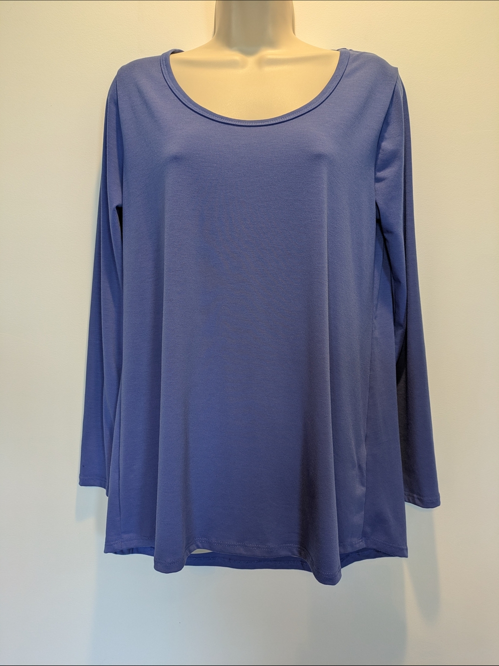 LuLaRoe Lynnae Long Sleeve Scoop Neck Top - Periwinkle Medium EUC